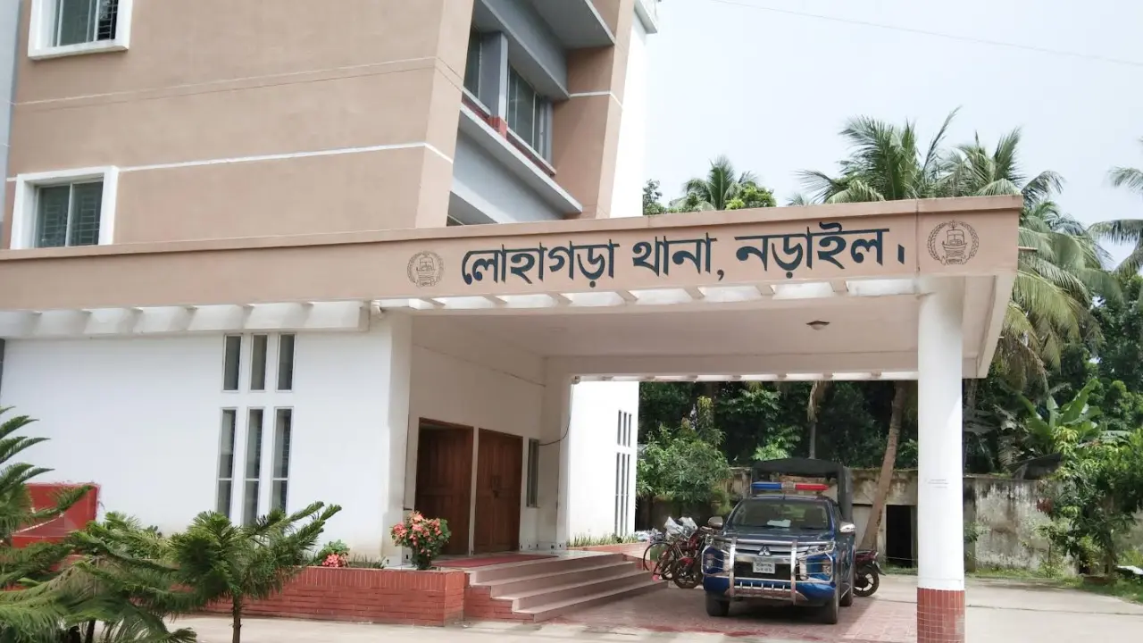 দাদির জন্য খাটিয়া আনতে গিয়ে সড়কে ঝরল তিন প্রাণ