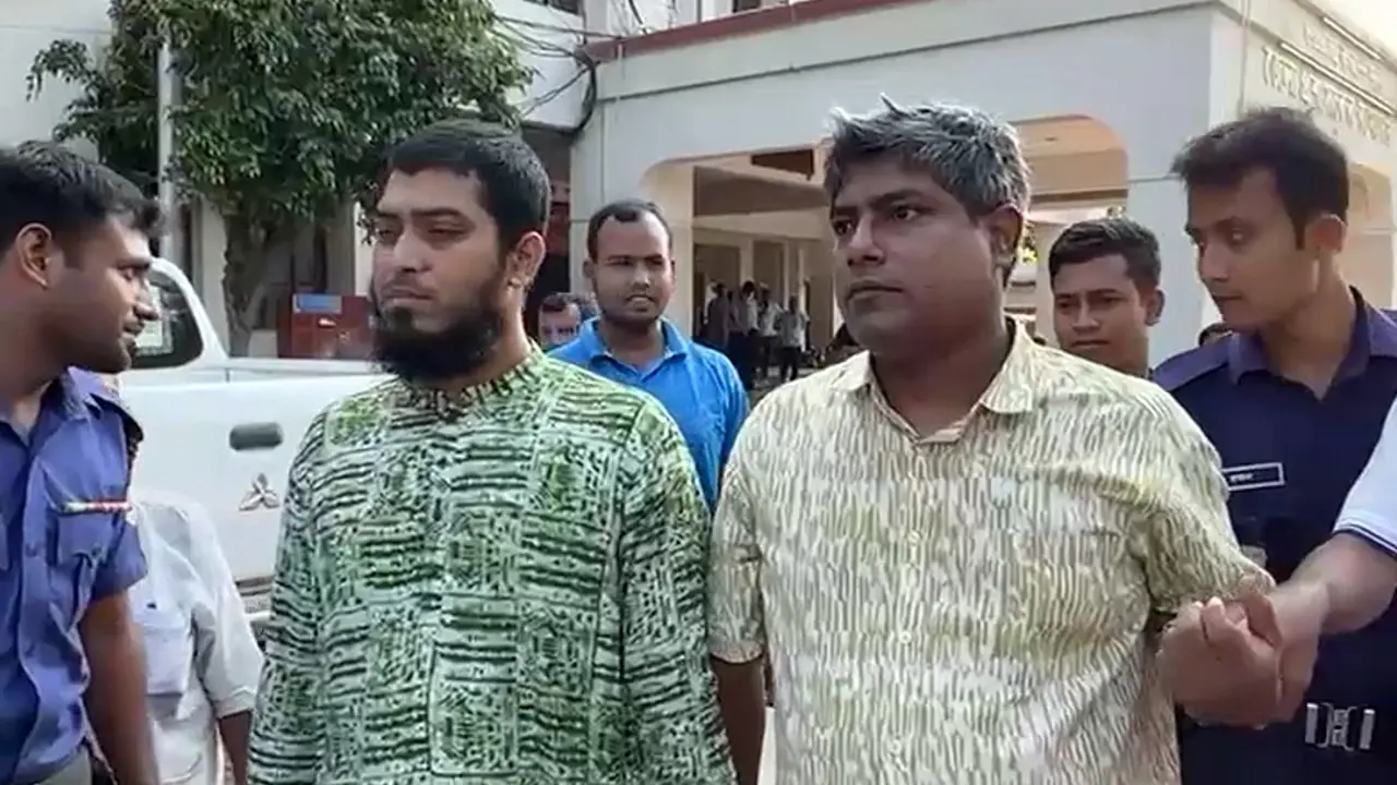 পাবনায় দুই ভুয়া সেনাকর্মকর্তা আটক
