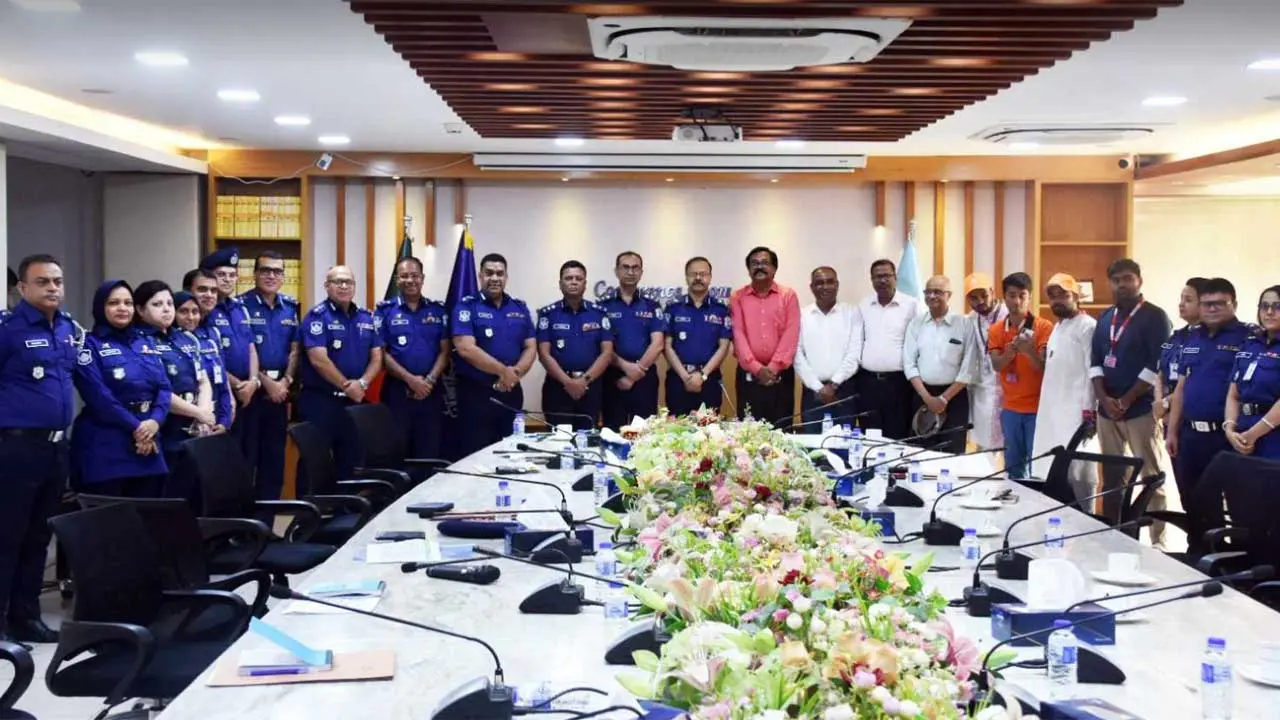 দুর্গাপূজায় প্রতিমা বিসর্জনে নৌপথে থাকবে বিশেষ নিরাপত্তা ব্যবস্থা
