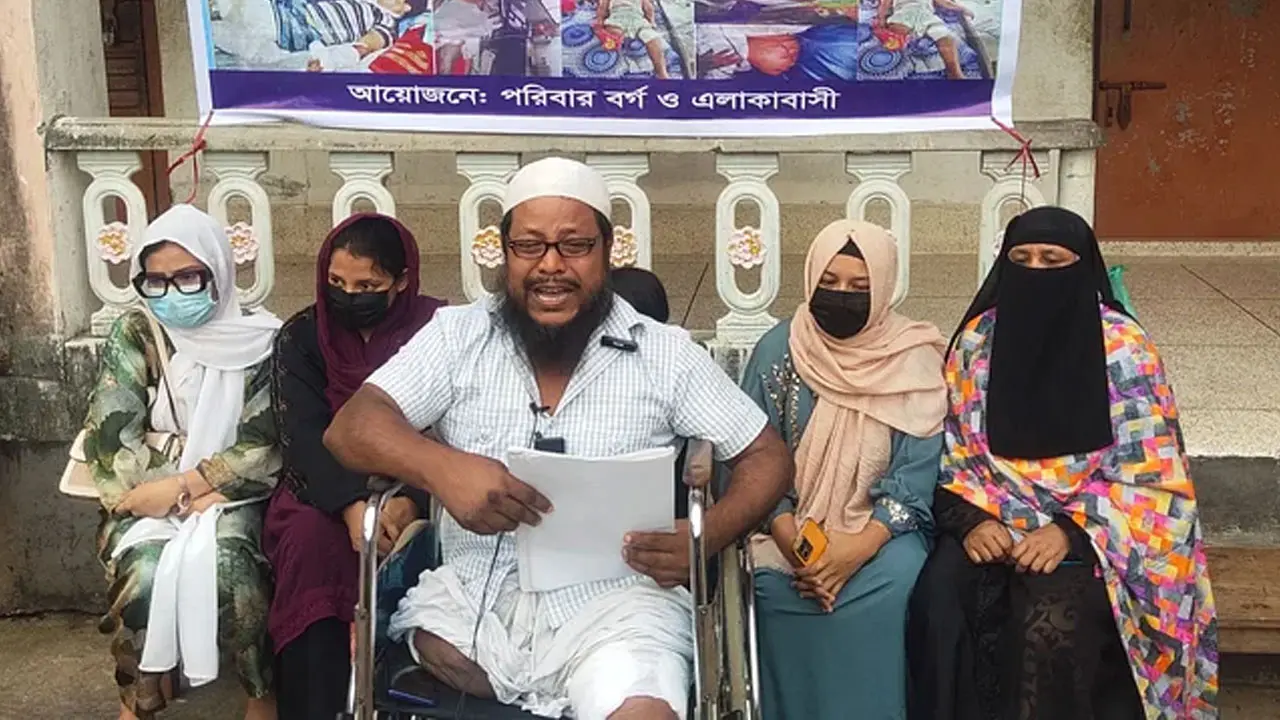 ‘দুই পায়ে গুলির পর দুই হাতের আঙুল কেটে দেন তারা’