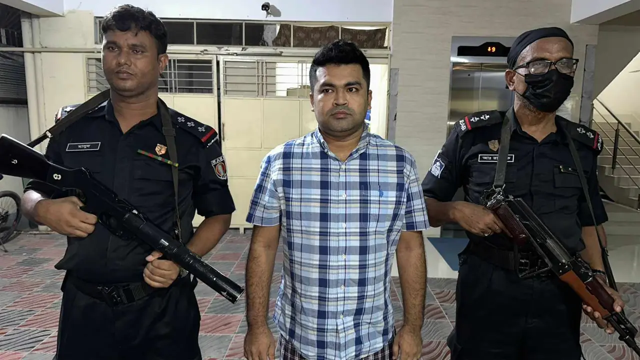 ছাত্র-জনতার ওপর গুলি করা ছাত্রলীগ নেতা গ্রেপ্তার