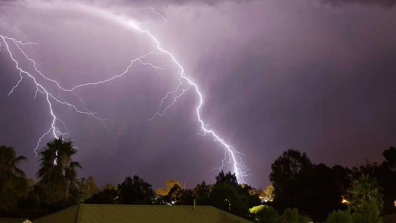 ৮ বিভাগে বজ্রবৃষ্টির আভাস