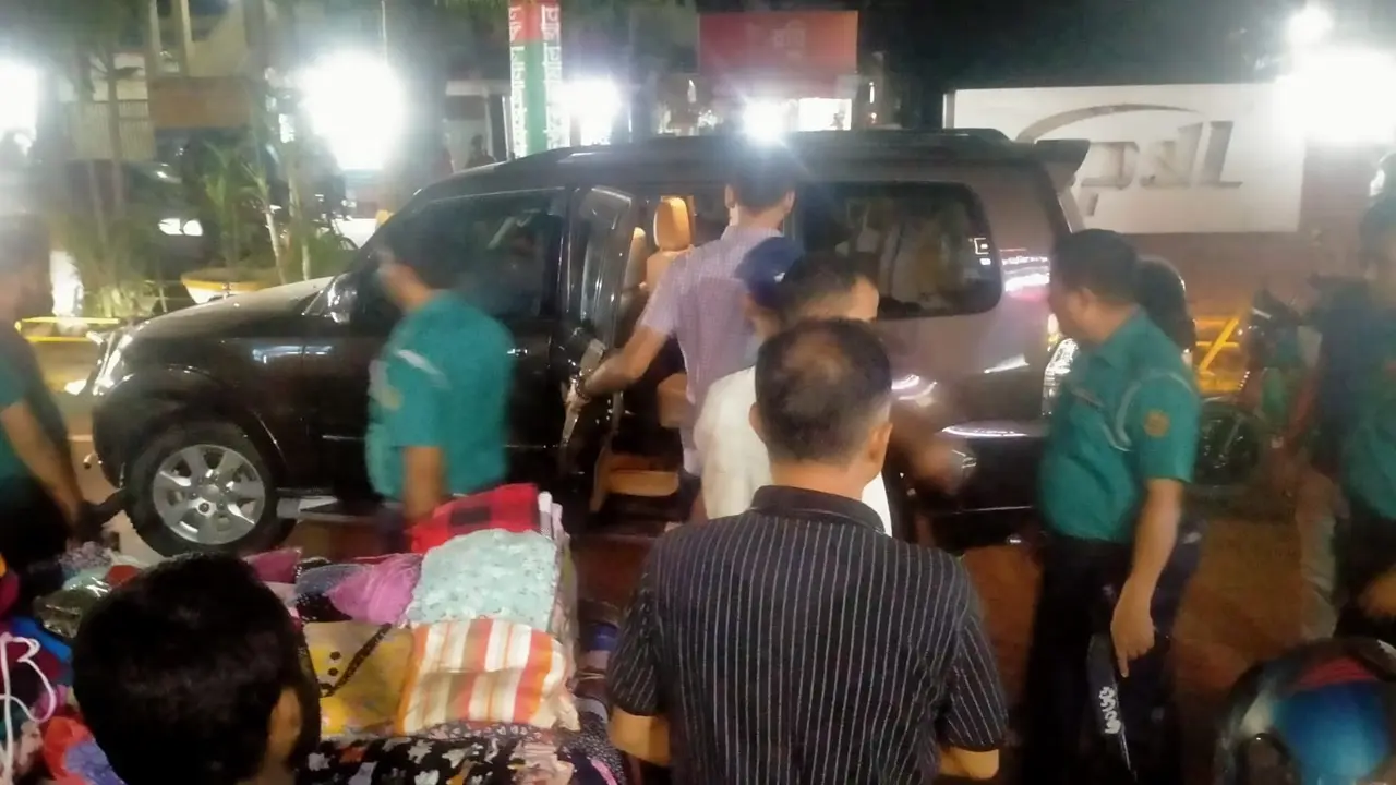 ভবনে থাকেন বিএনপি নেতা, পার্কিংয়ে মিলল এস আলমের গাড়ি