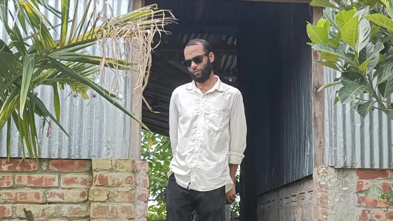 আন্দোলনে এক চোখের আলো হারিয়েছেন শফিকুল, বন্ধ চিকিৎসা