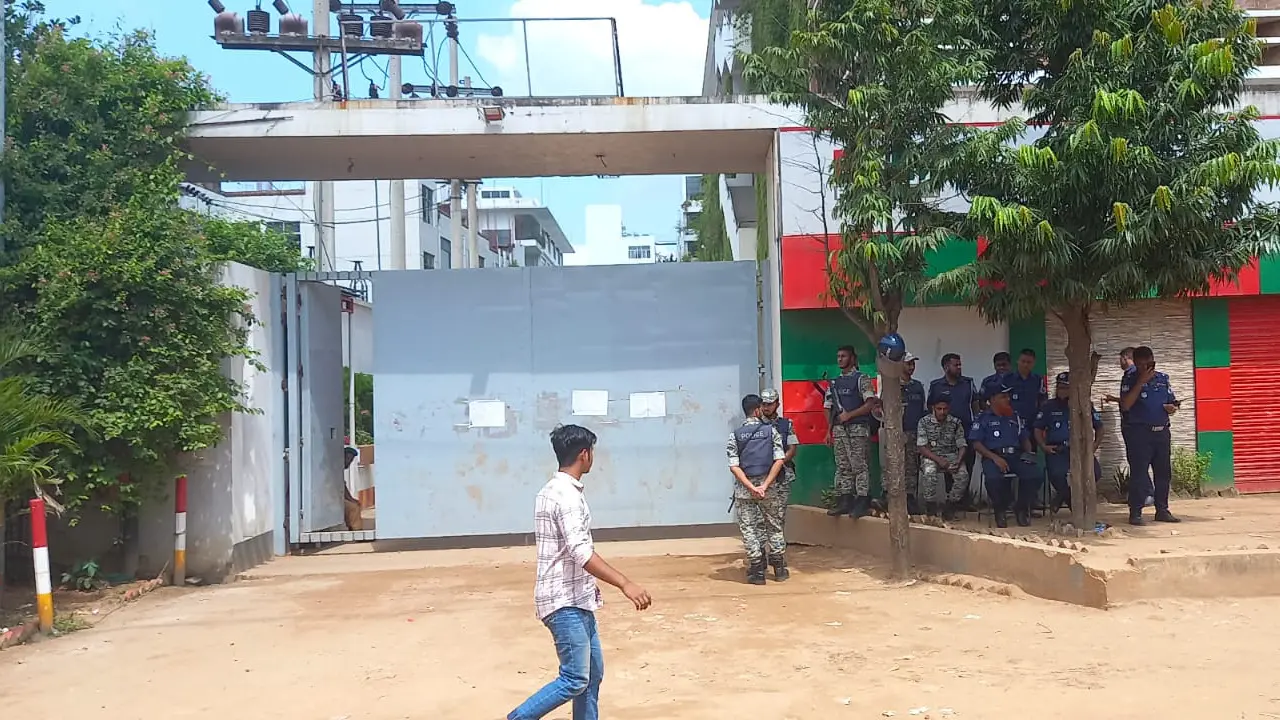 বিজিএমইএ’র সিদ্ধান্তের পরেও আশুলিয়ার ৪০ পোশাক কারখানায় কর্মবিরতি