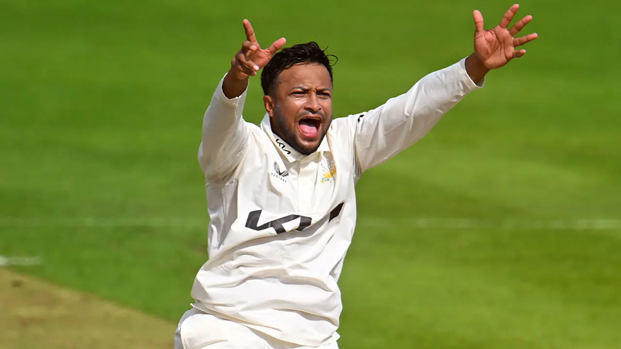 অভিষেকে সাকিবের ৯ উইকেট, দলের সামনে জয়ের সুযোগ