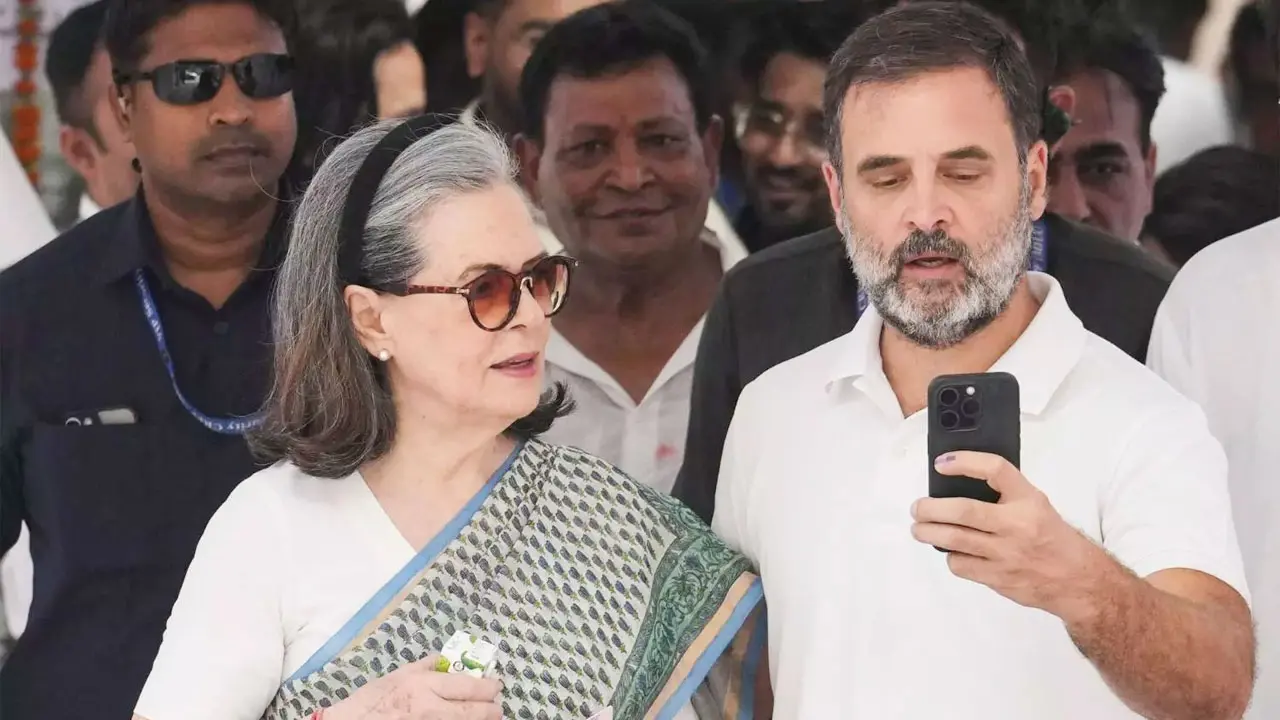 ভারতে বাংলাদেশি সাংবাদিক ও এক নারীর বিরুদ্ধে মামলা