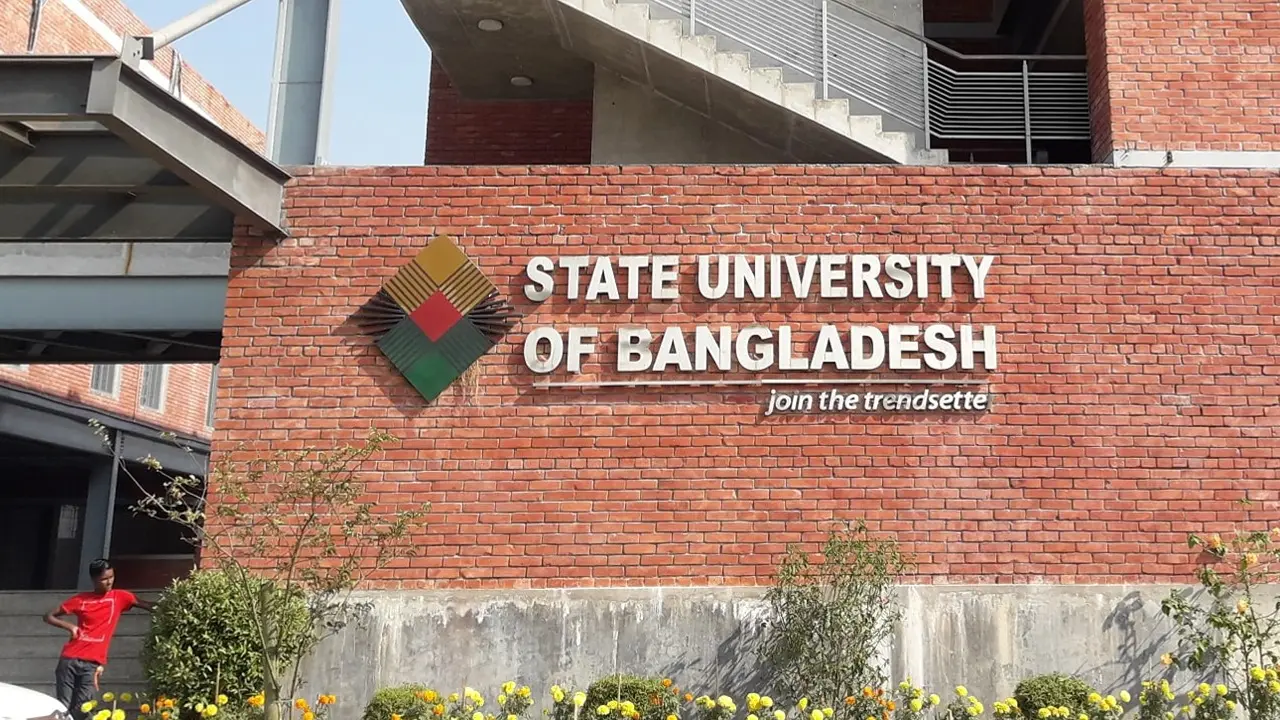 বাসের সিট নিয়ে ‘রক্তক্ষয়ী’ সংঘর্ষ, স্টেট ইউনিভার্সিটি বন্ধ ঘোষণা