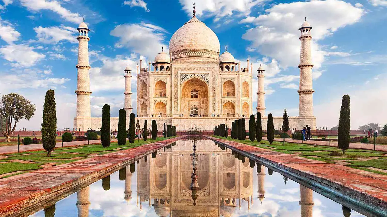 ভারত ভ্রমণে শীর্ষে বাংলাদেশি পর্যটকেরা