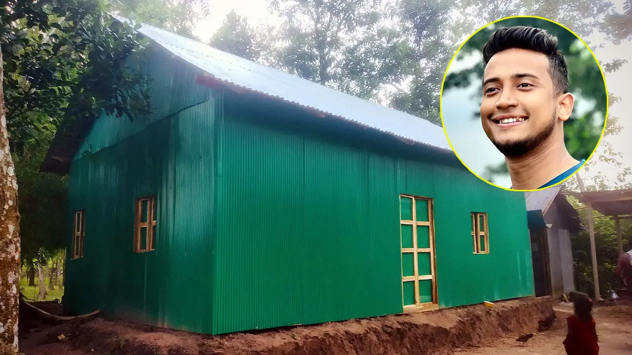 ত্রাণের টাকায় কৃষককে ঘর বানিয়ে দিলেন তাসরিফ খান