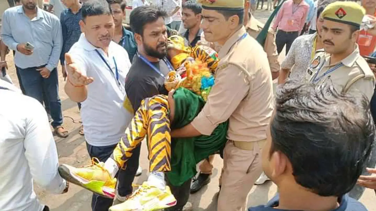 স্টেডিয়ামে বাংলাদেশি দর্শককে হামলার অভিযোগ, নেওয়া হলো হাসপাতালে
