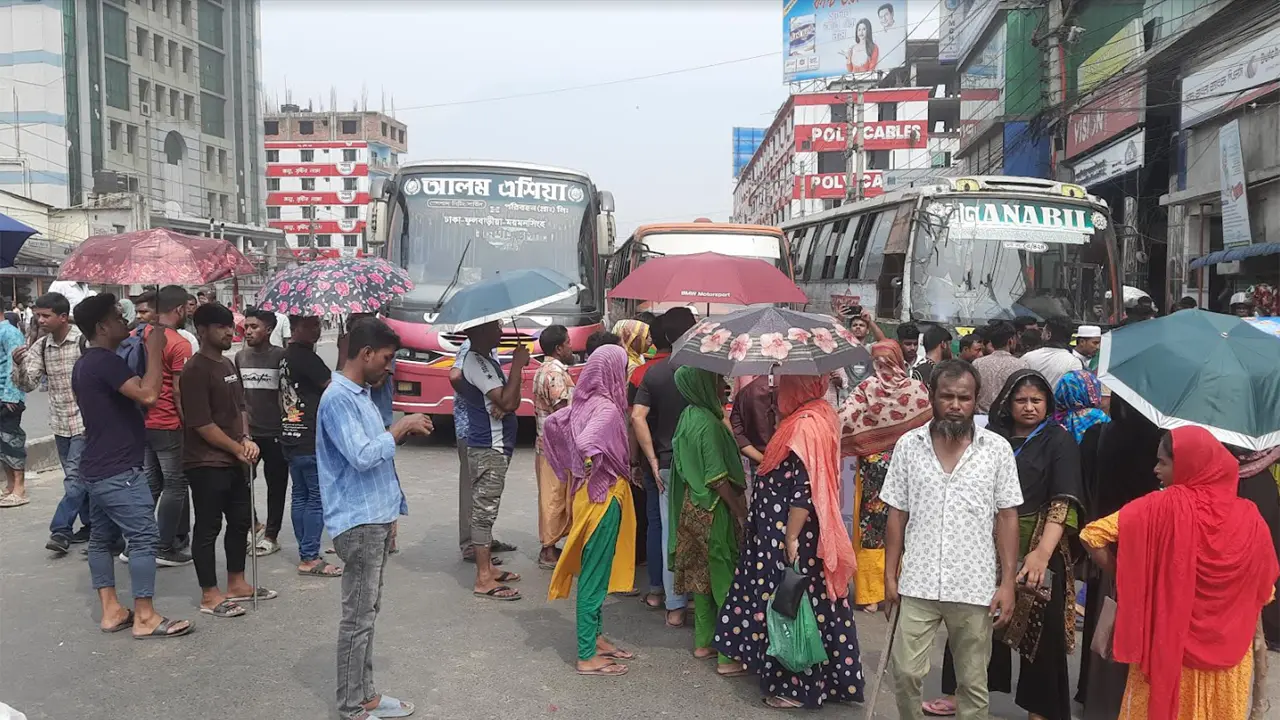 বেতনের দাবিতে ঢাকা-ময়মনসিংহ মহাসড়ক অবরোধ, বন্ধ যান চলাচল