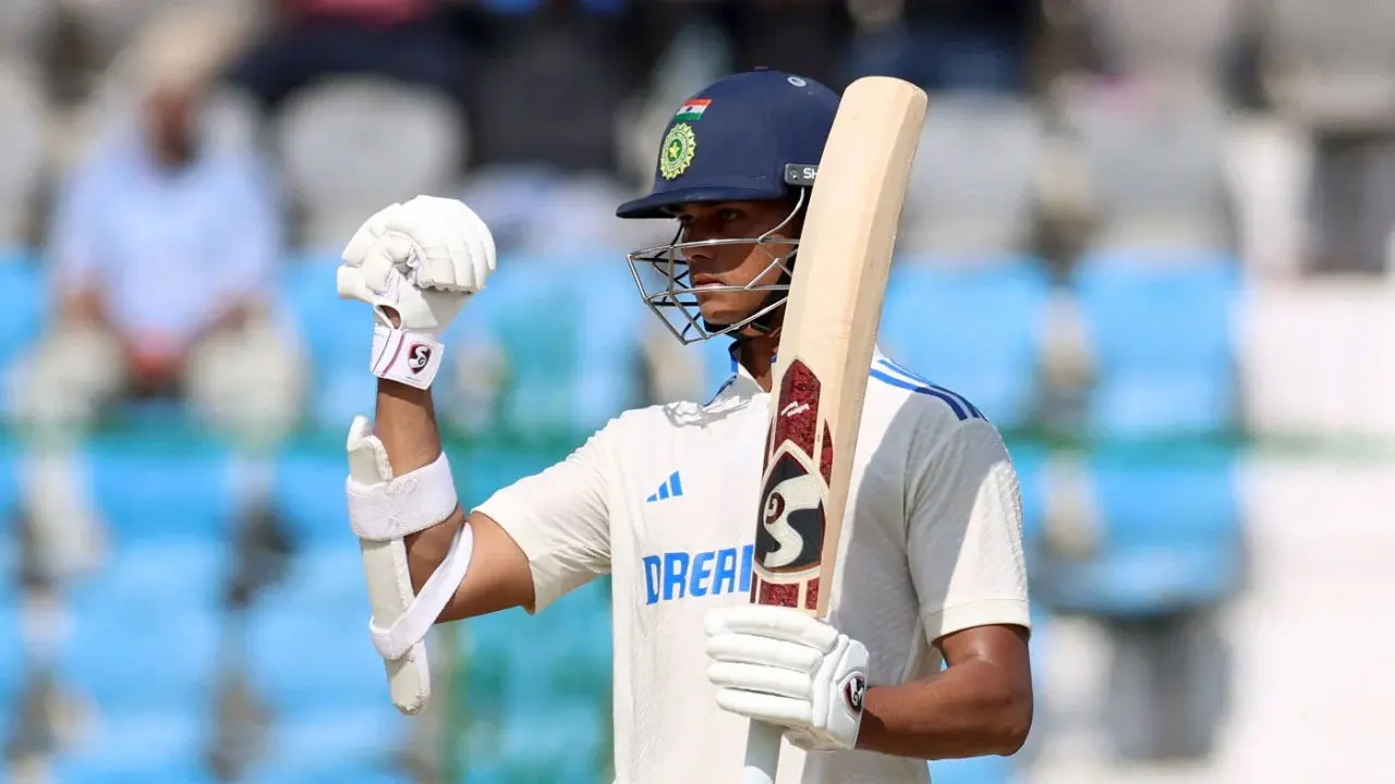২৮৫ রানে ইনিংস ঘোষণা করল ভারত