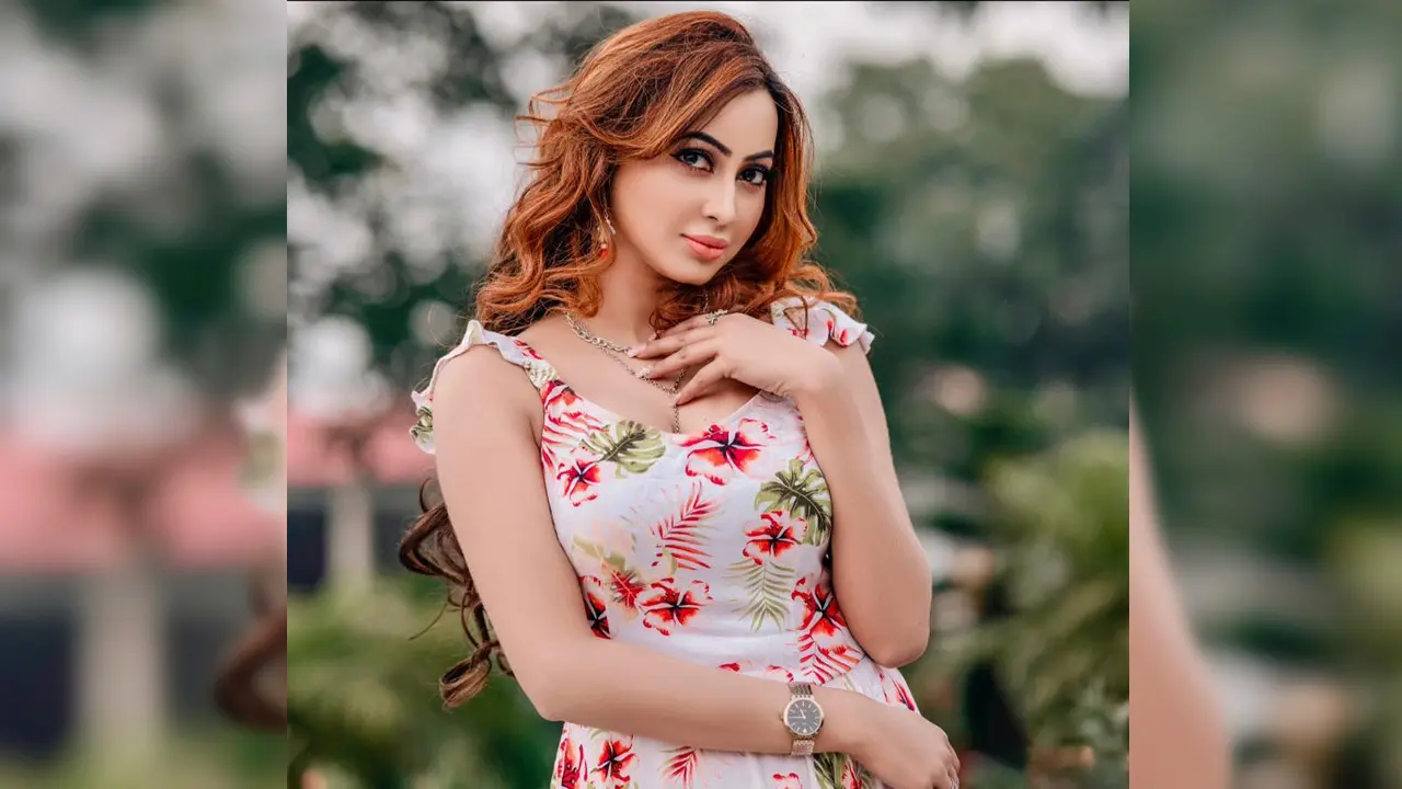 আজব স্ক্রিপ্টের জন্য এই অবস্থাকে দায়ী করলেন জাহারা মিতু