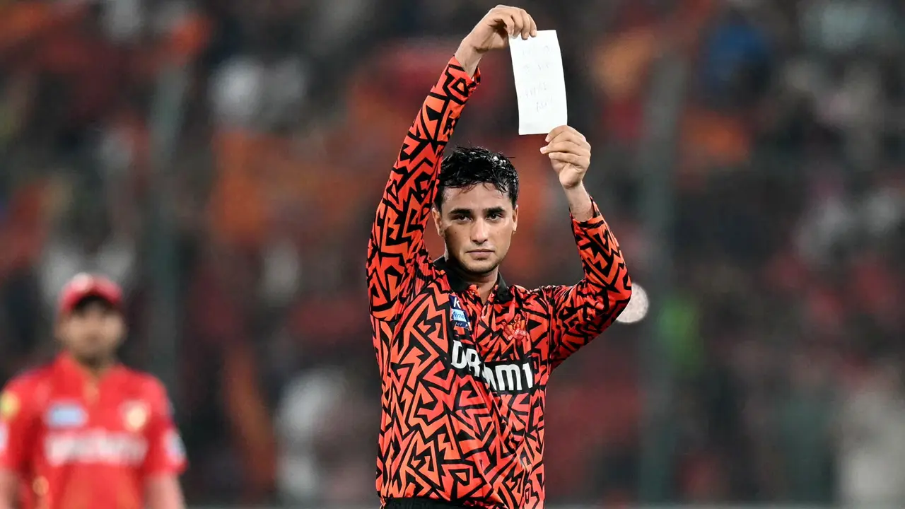 কী লেখা ছিল অভিষেক শর্মার সেই কাগজে? 