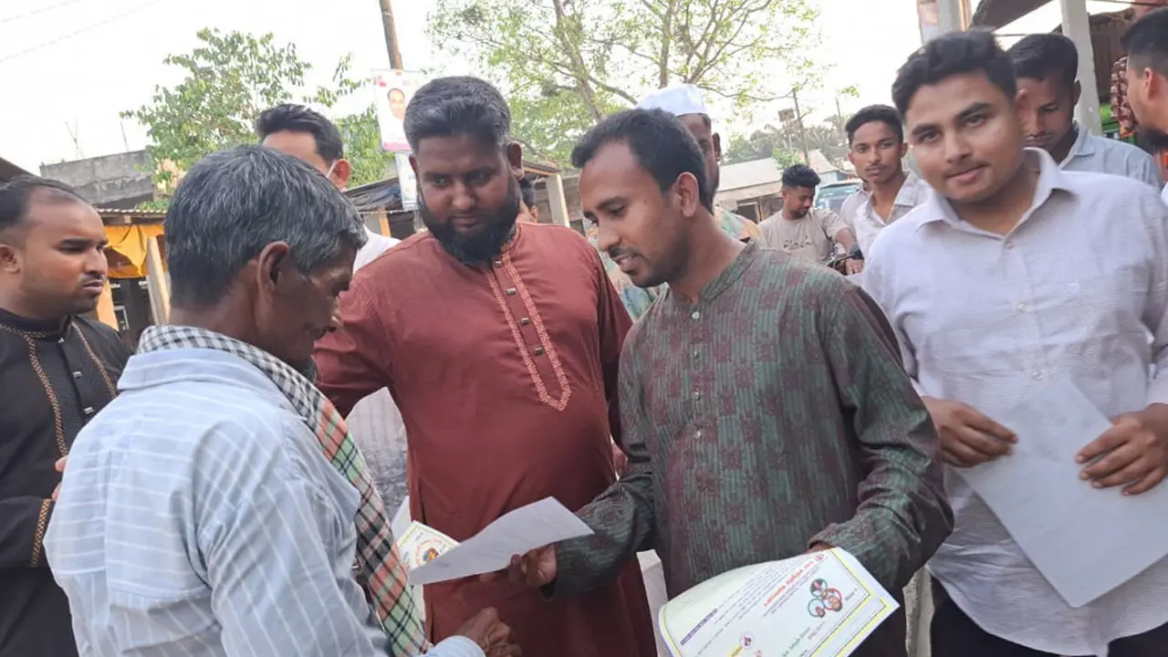 কিশোরগঞ্জে গণঅধিকার পরিষদের নেতা আবু হানিফের নির্বাচনী প্রচারণা