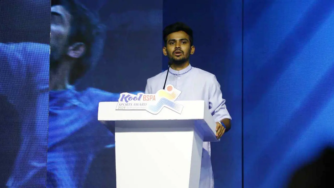 জেলায় জেলায় ফুটবল আয়োজনের ঘোষণা ক্রীড়া উপদেষ্টার
