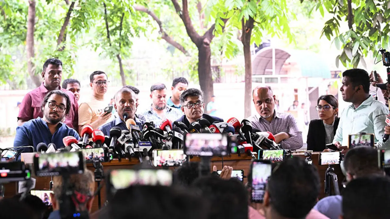 ডিসেম্বরের মধ্যে নির্বাচন চেয়েছে বিএনপি : আসিফ নজরুল