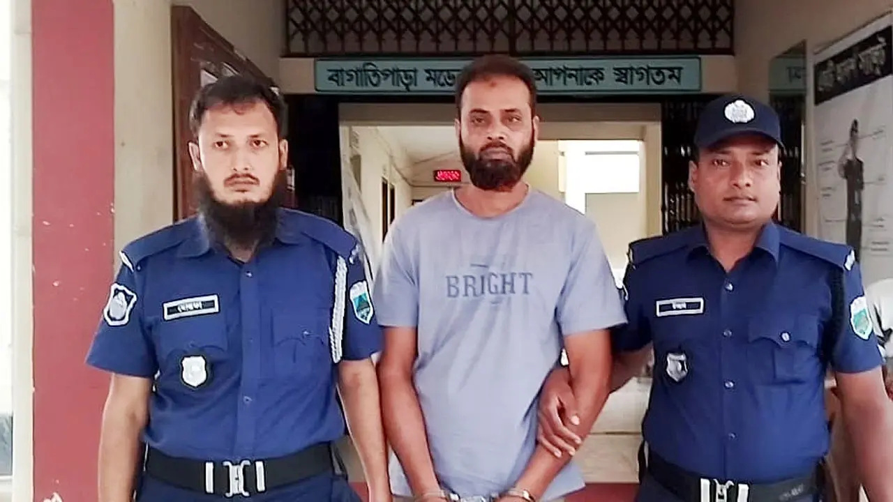 মেয়েকে ধর্ষণ চেষ্টার অভিযোগে সৎ বাবা গ্রেপ্তার