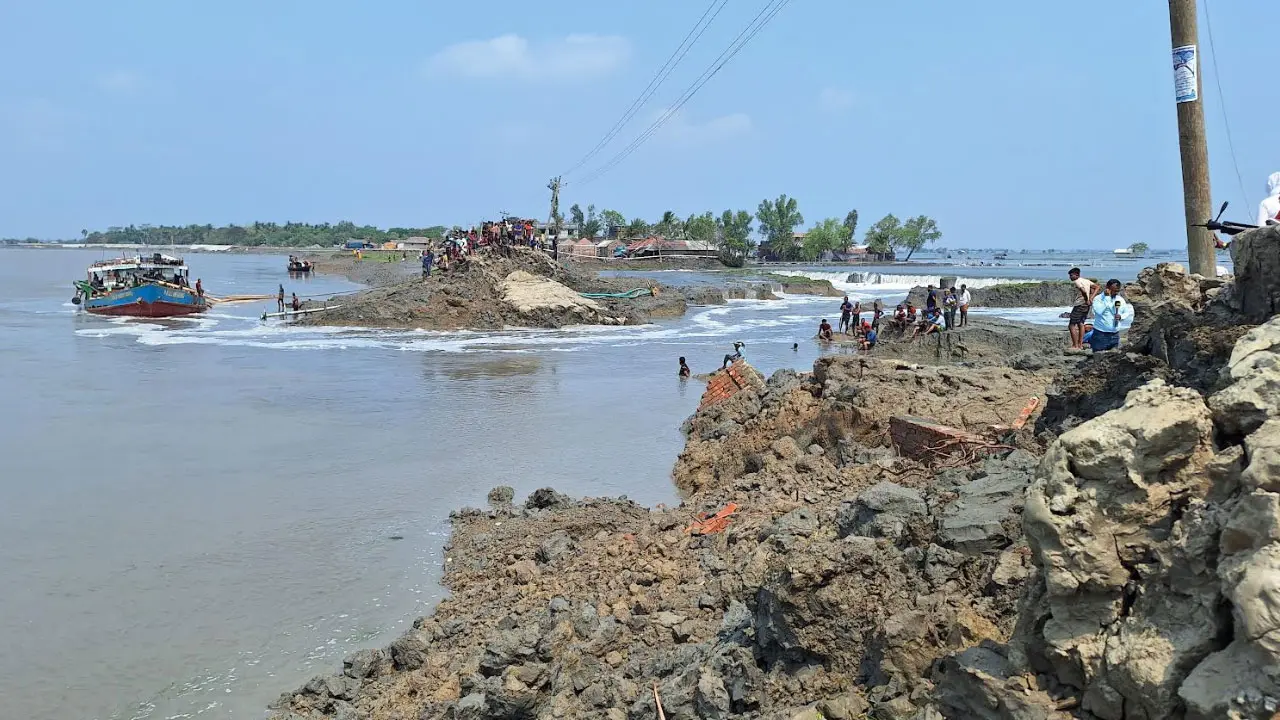 ঈদ আনন্দ রূপ নিয়েছে বিষাদে, ১৫ হাজার মানুষ দুর্ভোগে