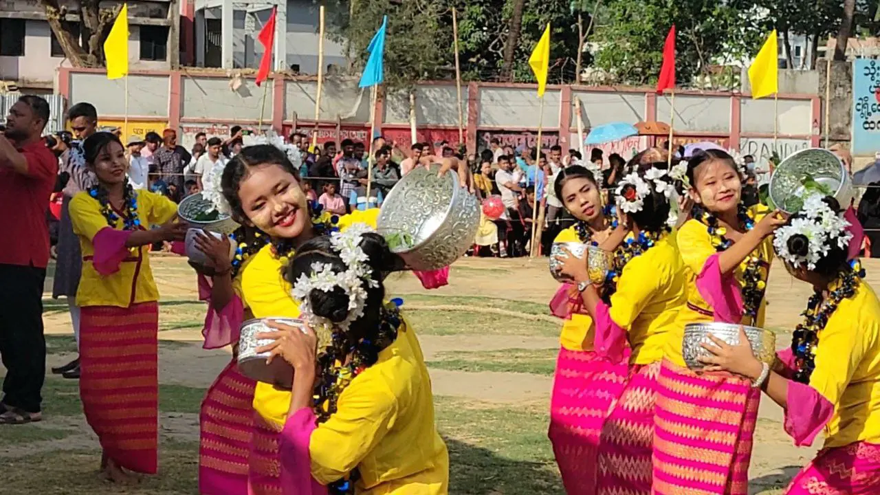 বাংলার ঐতিহ্যে সেজেছে পাহাড়ের মহা সাংগ্রাইং উৎসব