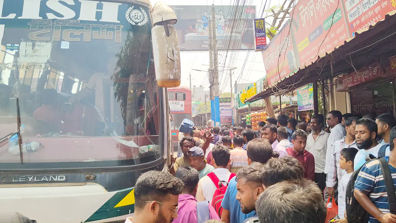 ফিরতি পথে দক্ষিণাঞ্চলের সড়কে সীমাহীন দুর্ভোগ