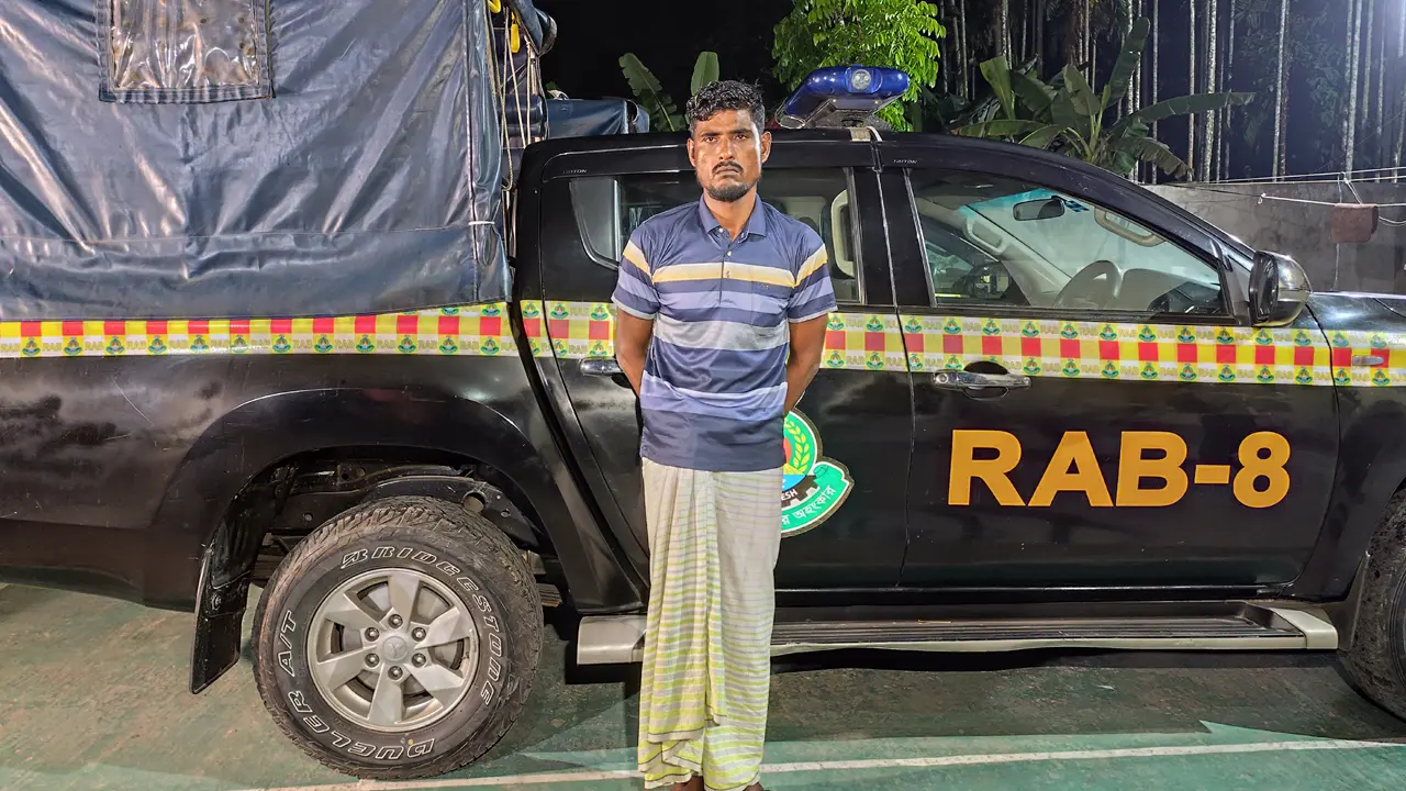 ভোলায় ১৪ মামলার আসামি ফোরকান ডাকাত গ্রেপ্তার