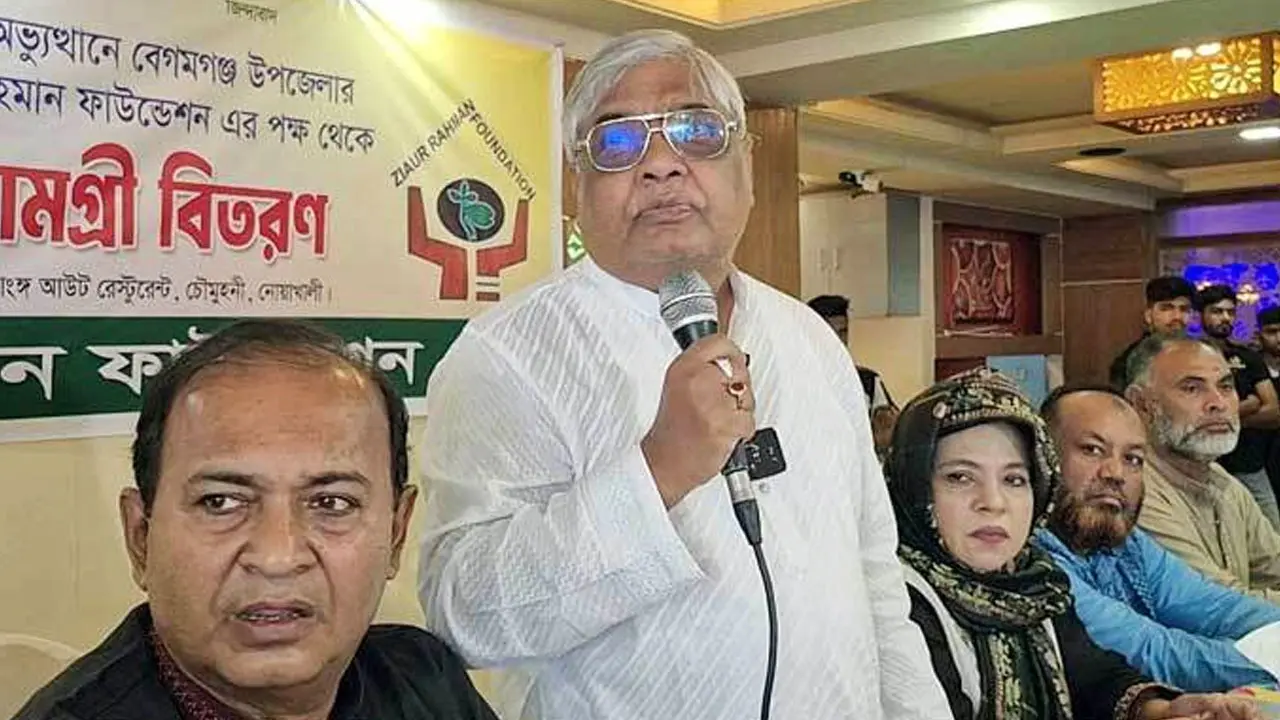 হলে-মেসে থাকা উপদেষ্টারা এখন ৫০ হাজার টাকার জুতা পরেন : বুলু