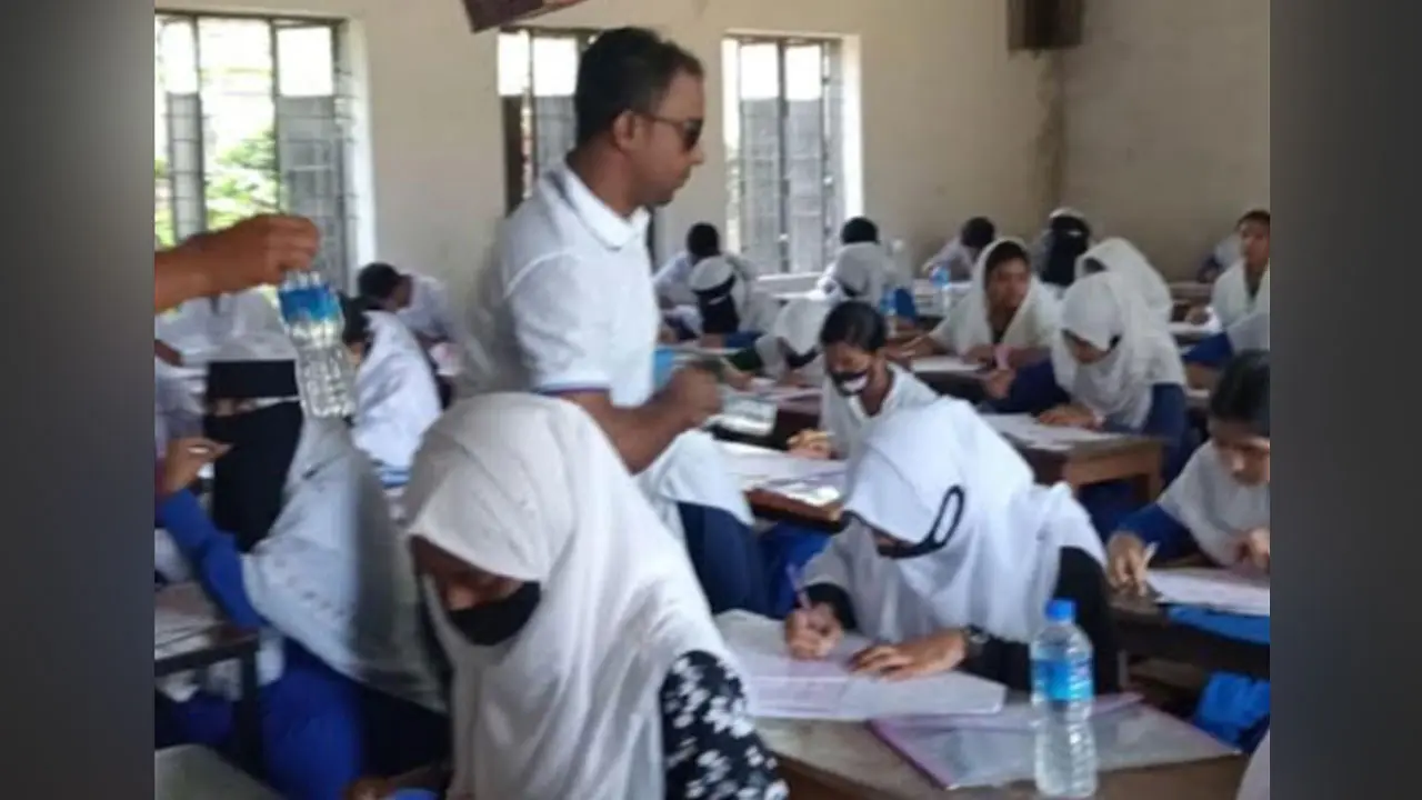 এসএসসির হলে ঢুকে ছাত্রীদের পানি পান করানোয় ছাত্রদল নেতার সমালোচনা