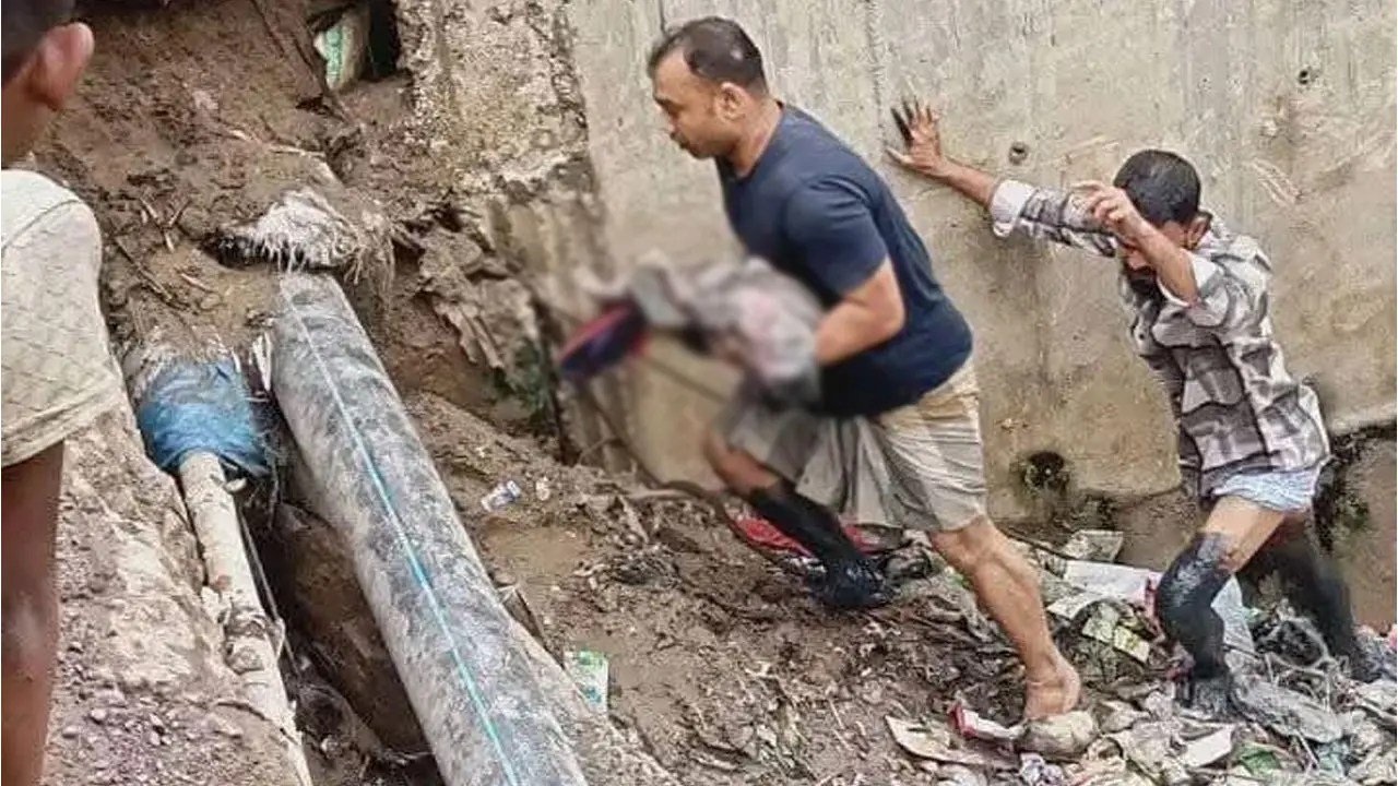 চট্টগ্রামে খালে তলিয়ে যাওয়া সেই শিশুর মরদেহ উদ্ধার