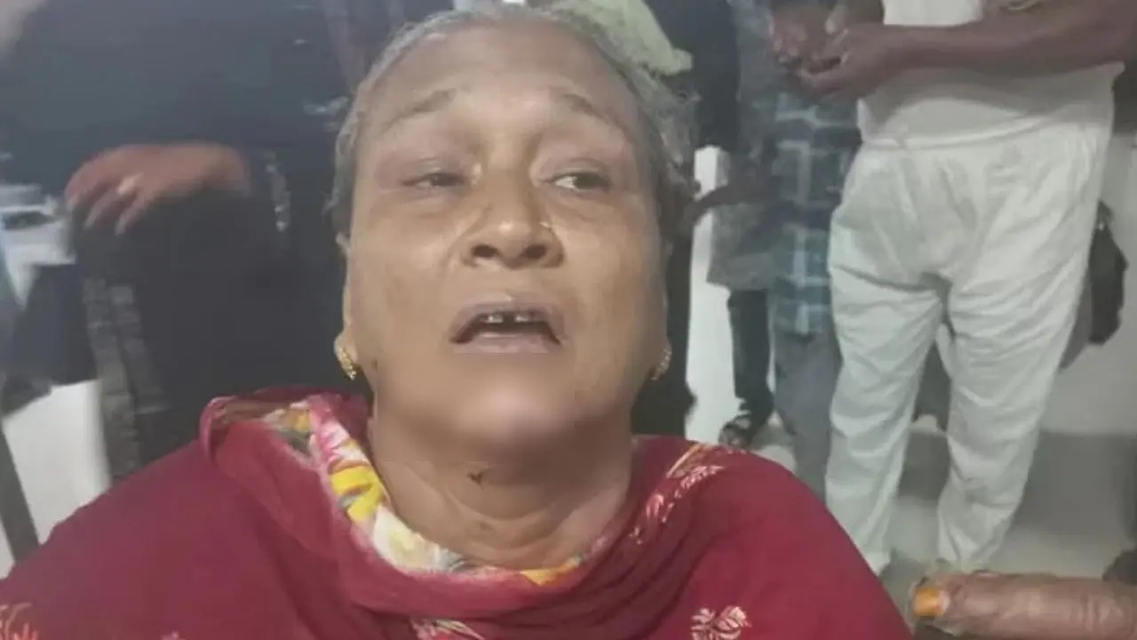 চট্টগ্রামে সিএনজিতে পেট্রোলবোমা হামলা, দুই যাত্রী দগ্ধ