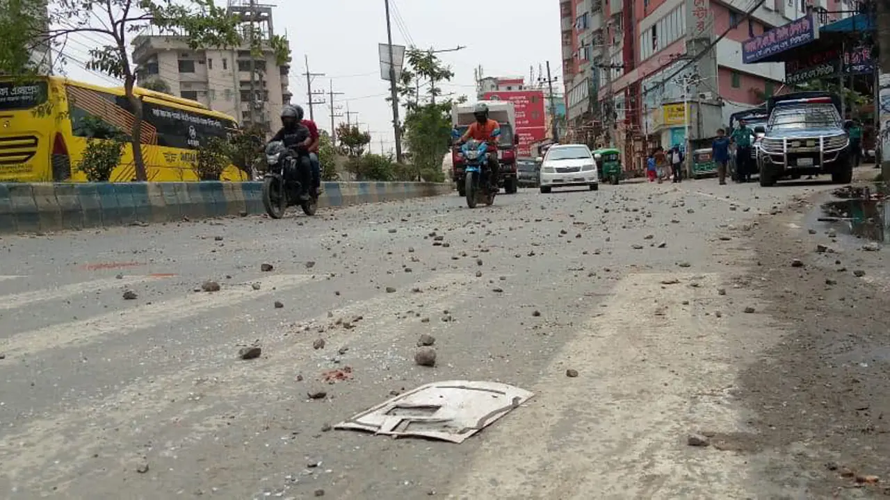চট্টগ্রামে পুলিশের সঙ্গে রিকশাচালকদের সংঘর্ষ