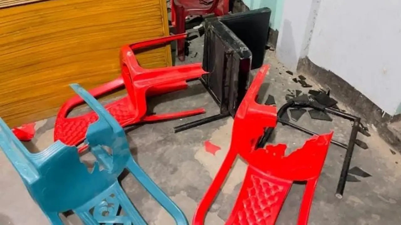 কুমিল্লায় ছাত্রদলের অফিসে ছাত্রলীগ-যুবলীগের হামলা, ভাঙচুর