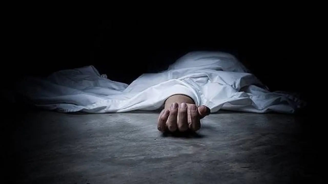 টঙ্গীতে প্রাইভেট কারের ধাক্কায় প্রাণ গেল টাইলস মিস্ত্রির