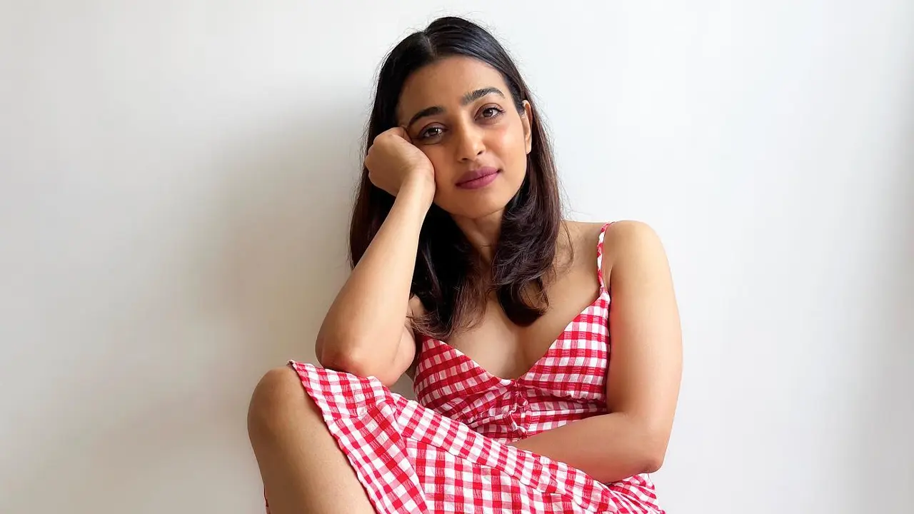 মেয়ের ছবি শেয়ার করে যা বললেন রাধিকা আপ্তে