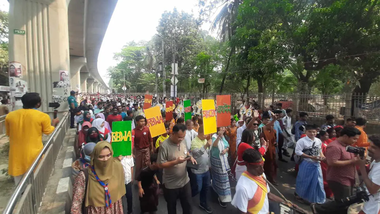 বর্ষবরণ আনন্দ শোভাযাত্রায় ক্ষুদ্র নৃগোষ্ঠীর প্রতিনিধিদের অংশগ্রহণ