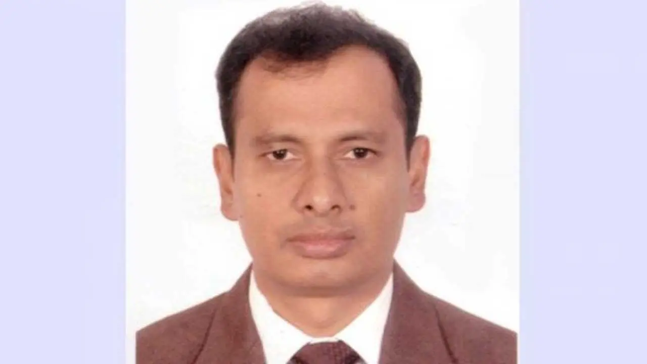 সরিয়ে দেওয়া হলো এনসিটিবির আলোচিত সেই সচিবকে