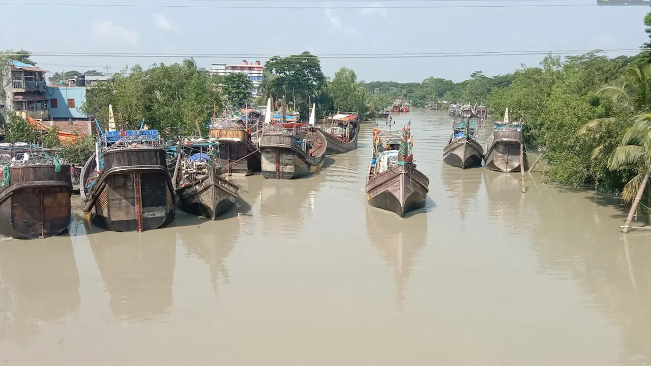 আজ থেকে সমুদ্রে মাছ ধরায় ৫৮ দিনের নিষেধাজ্ঞা