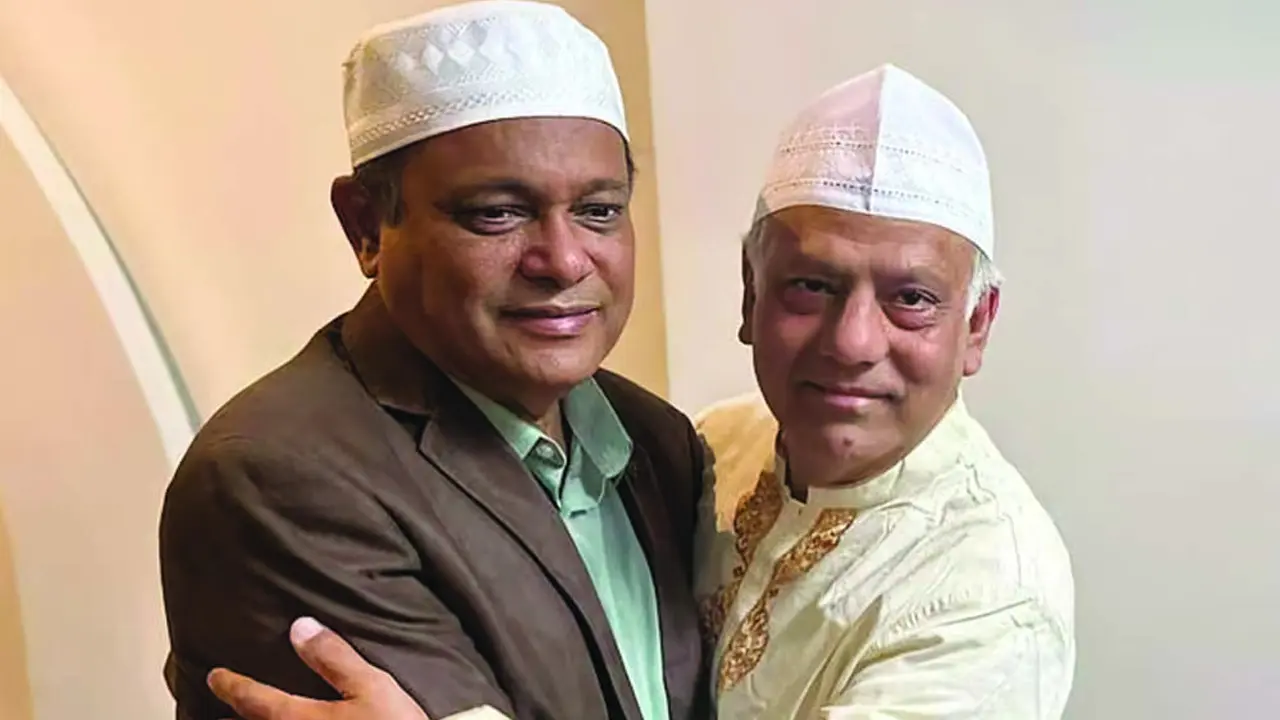লন্ডনে ঈদের জামাতে প্রকাশ্যে হাছান মাহমুদ