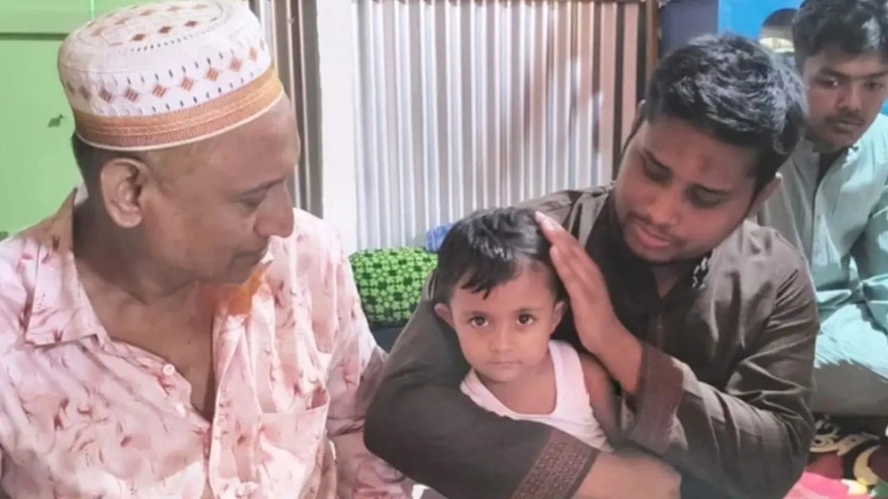 শহীদ রাসেলের পরিবারের পাশে হাসনাত আব্দুল্লাহ