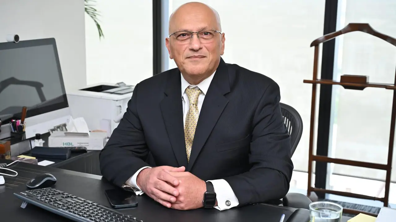 ঢাকায় হাবিব ব্যাংকের প্রেসিডেন্ট মুহাম্মদ নাসির সেলিম