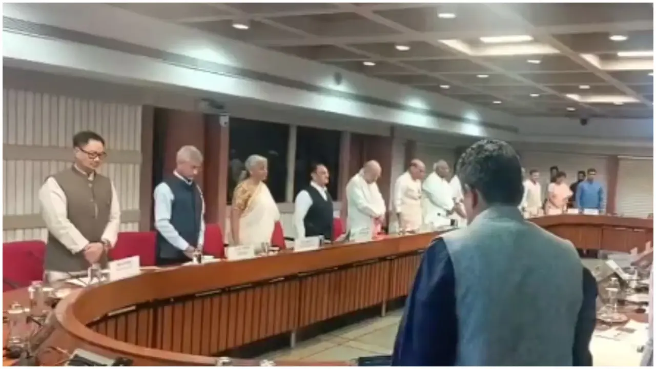 কাশ্মির নিয়ে পাকিস্তানের সঙ্গে চরম উত্তেজনা, ভারতে সর্বদলীয় বৈঠক
