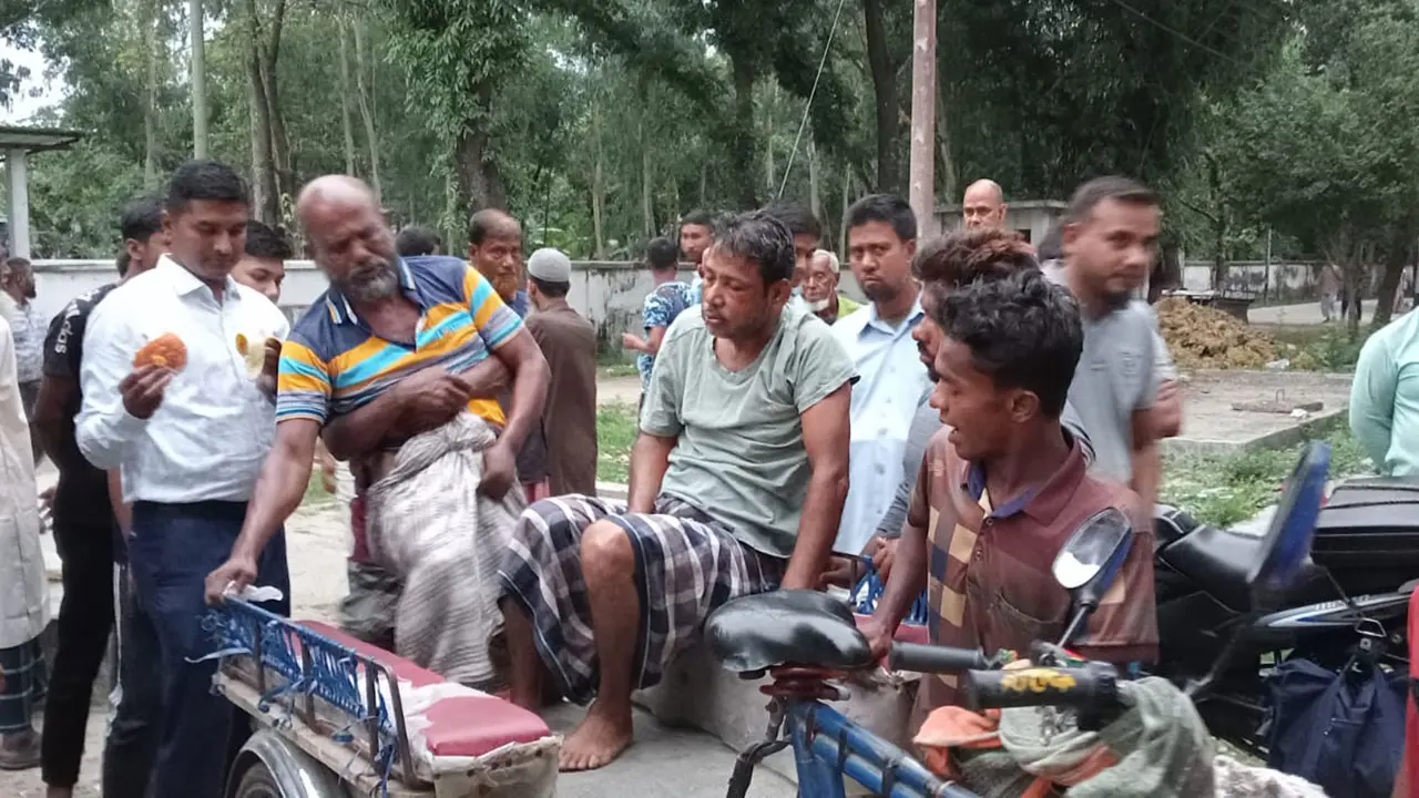 চালক ও সহকারীকে ময়লার ভাগাড়ে ফেলে সয়াবিন তেলবাহী ট্রাক ছিনতাই