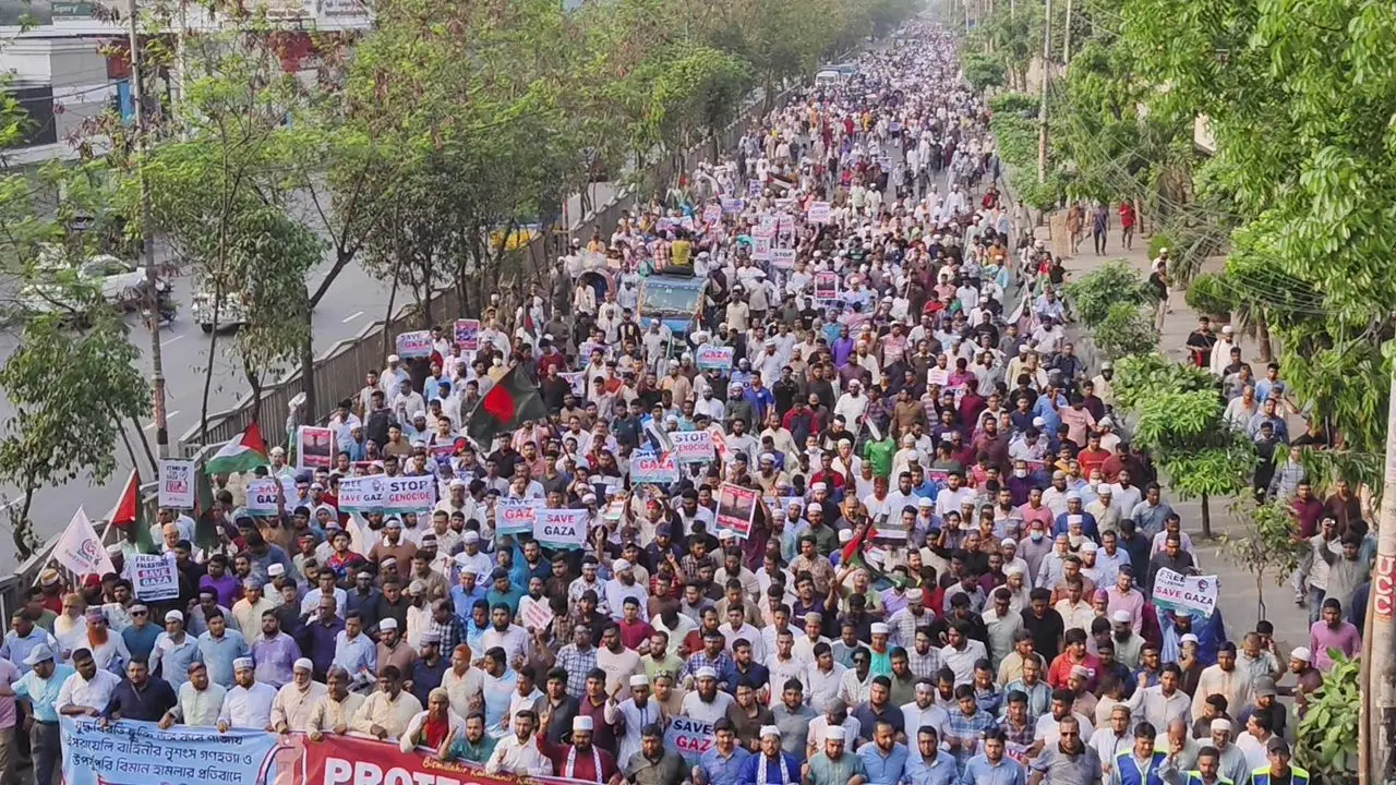 গণহত্যা বন্ধ না হলে ইসরায়েলকে গুঁড়িয়ে দেওয়া উচিত মুসলমানদের