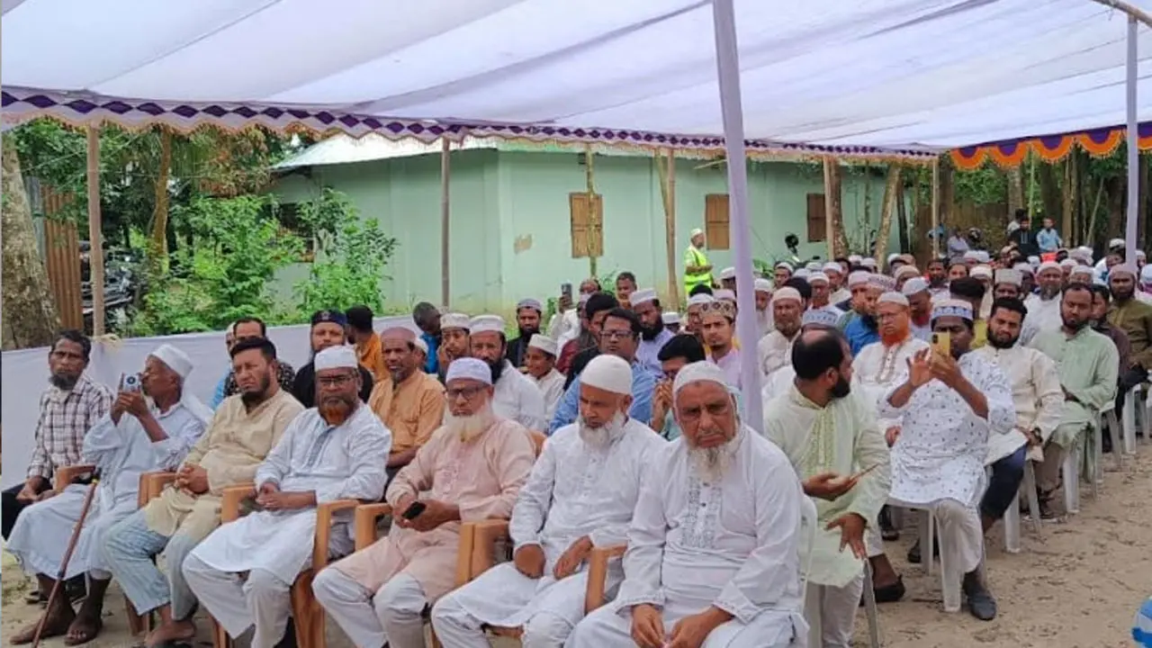 জামায়াতের সম্মেলনে আ.লীগ নেতার উপস্থিতি নিয়ে তোলপাড়