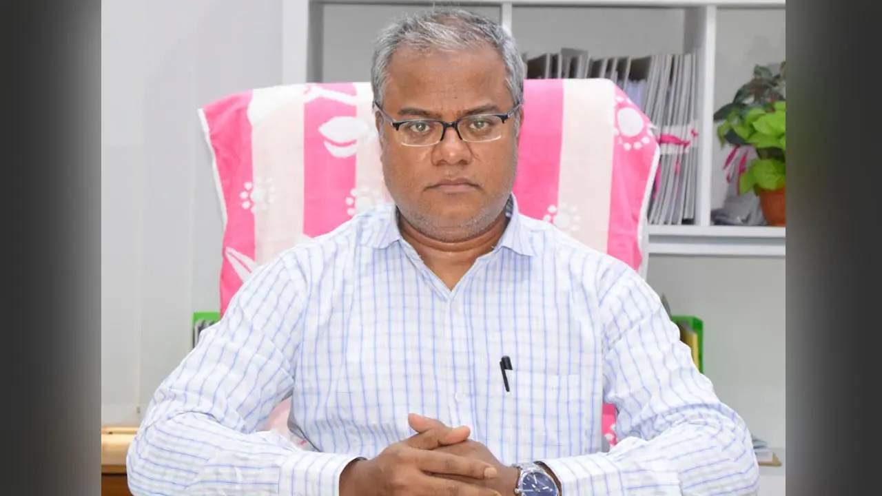 অধিকতর তদন্ত সাপেক্ষে ব্যবস্থা নেওয়ার দাবি কুয়েট উপ-উপাচার্যের