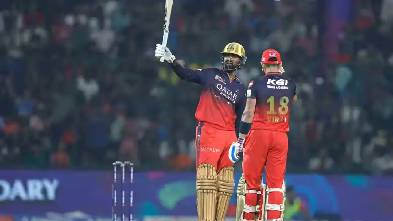 এক ফিফটিতেই আইপিএলের ইতিহাস বদলালেন ক্রুনাল পান্ডিয়া