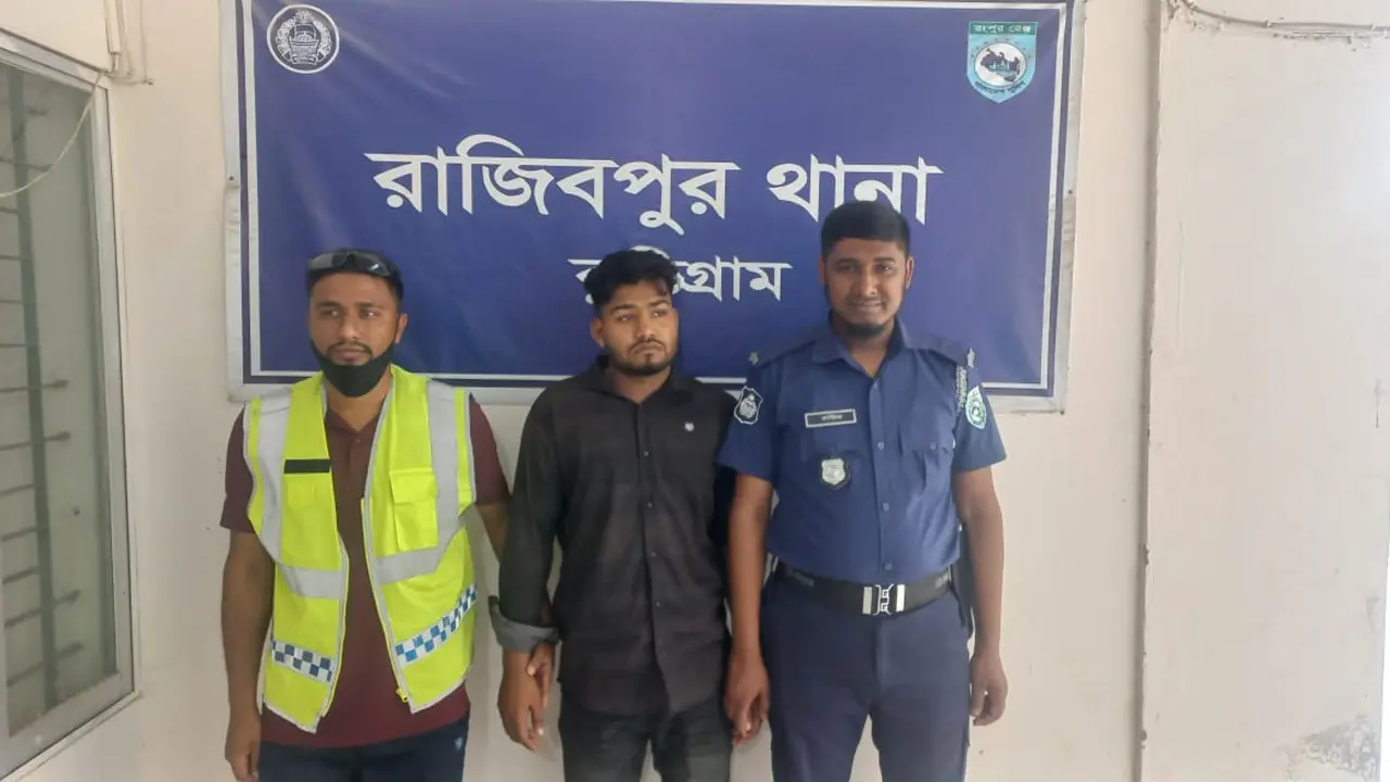 দম্পতিকে হয়রানির অভিযোগ, ‘সমন্বয়ক’ পরিচয় দেওয়া যুবক গ্রেপ্তার