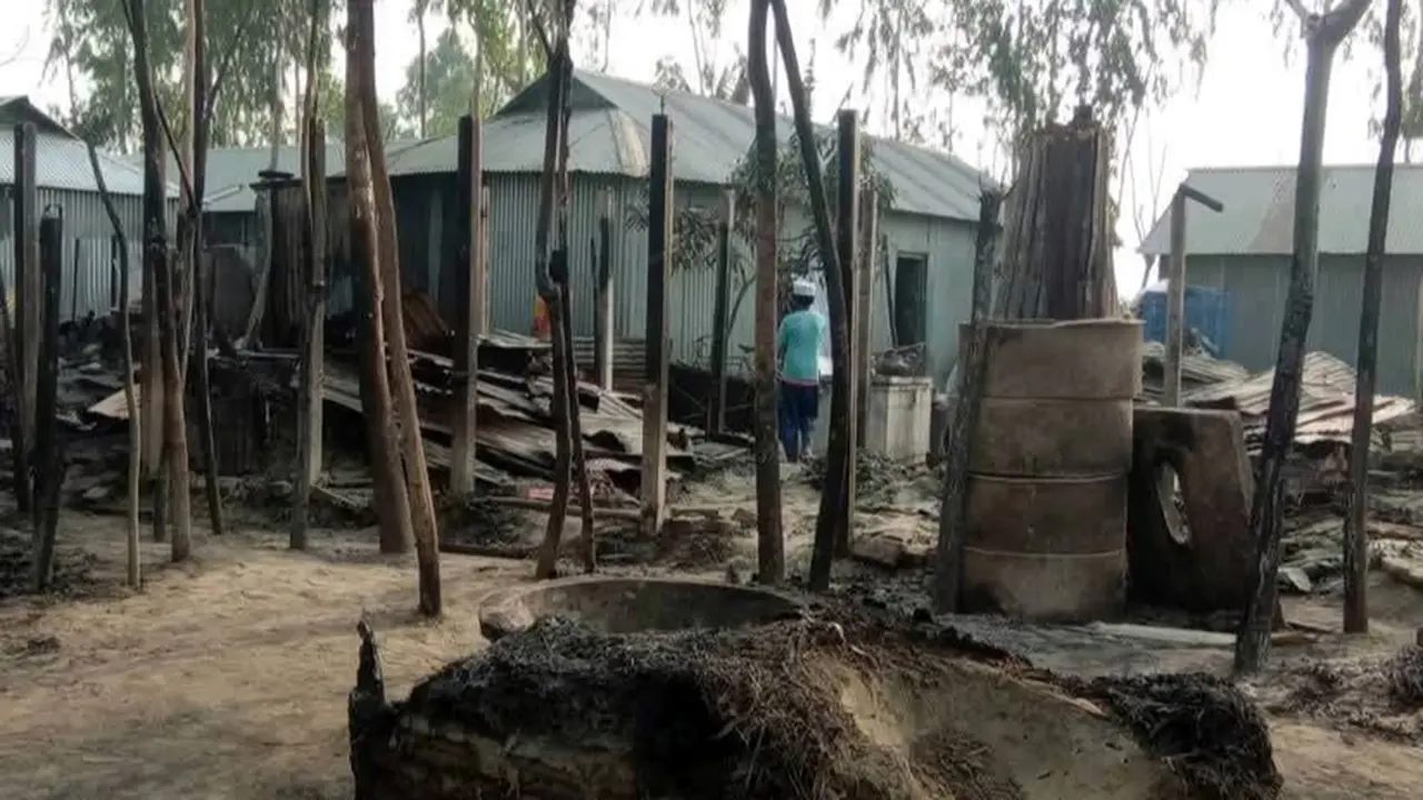 কুড়িগ্রামে আগুনে গরু-ছাগলসহ ৯ বসতঘর পুড়ে ছাই
