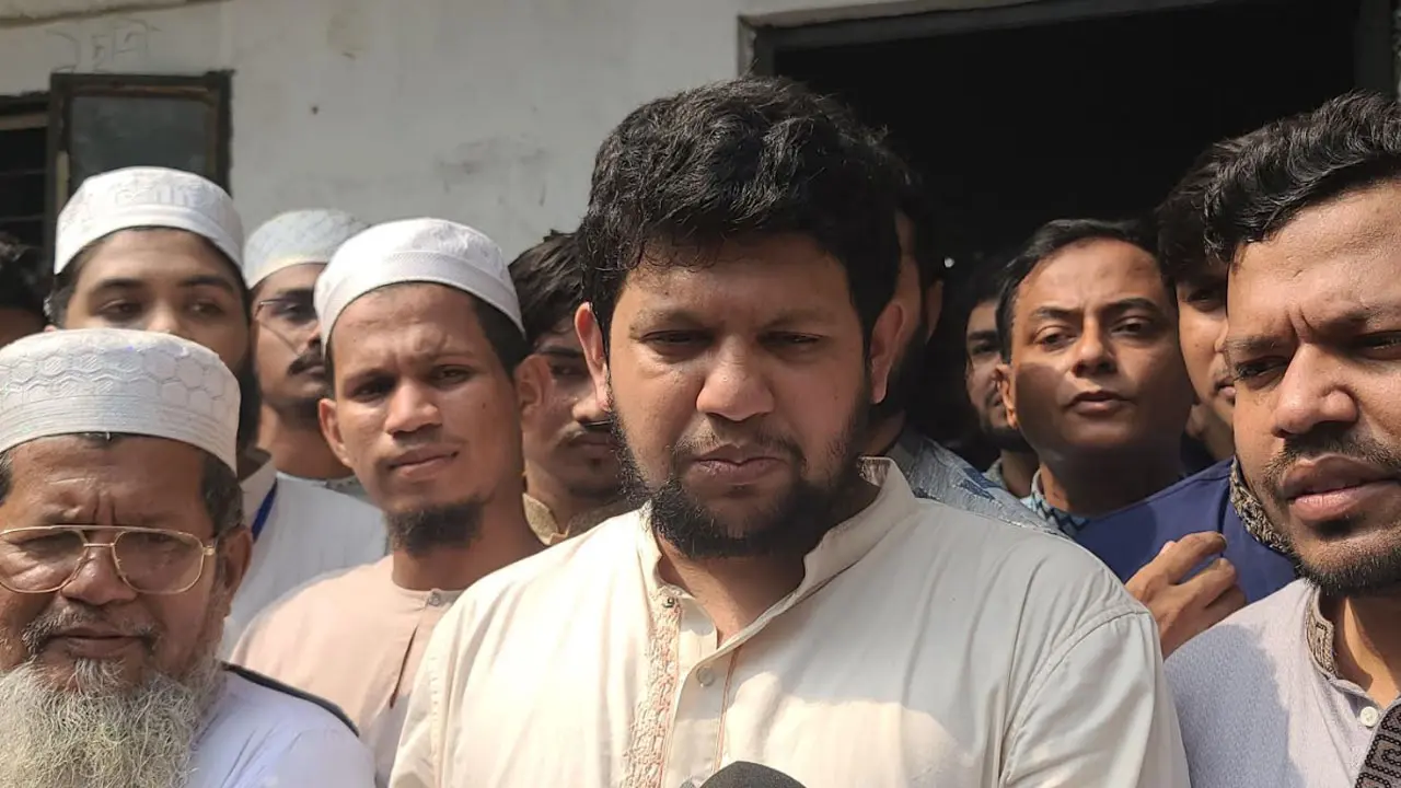 আ.লীগ নিষিদ্ধের সিদ্ধান্ত সরকার একা নিতে পারে না : মাহফুজ আলম